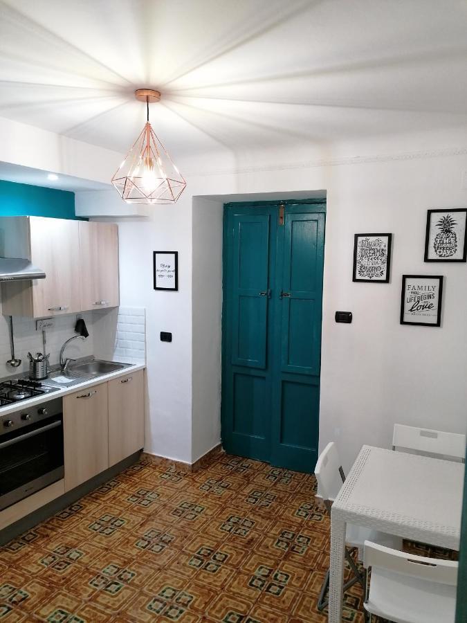 Casacasetta Suite Appartamento Indipendente Taranto Exterior foto