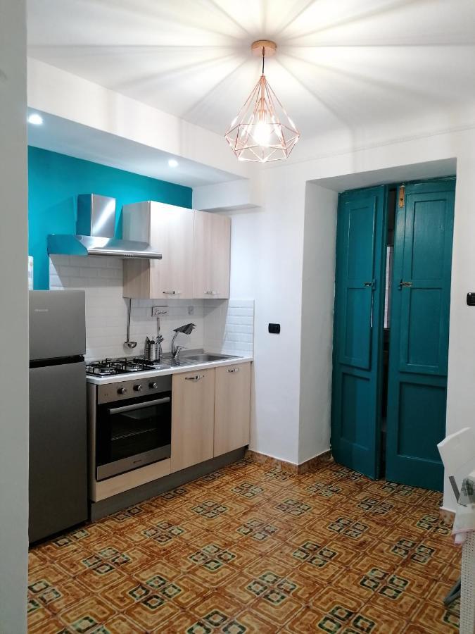 Casacasetta Suite Appartamento Indipendente Taranto Exterior foto